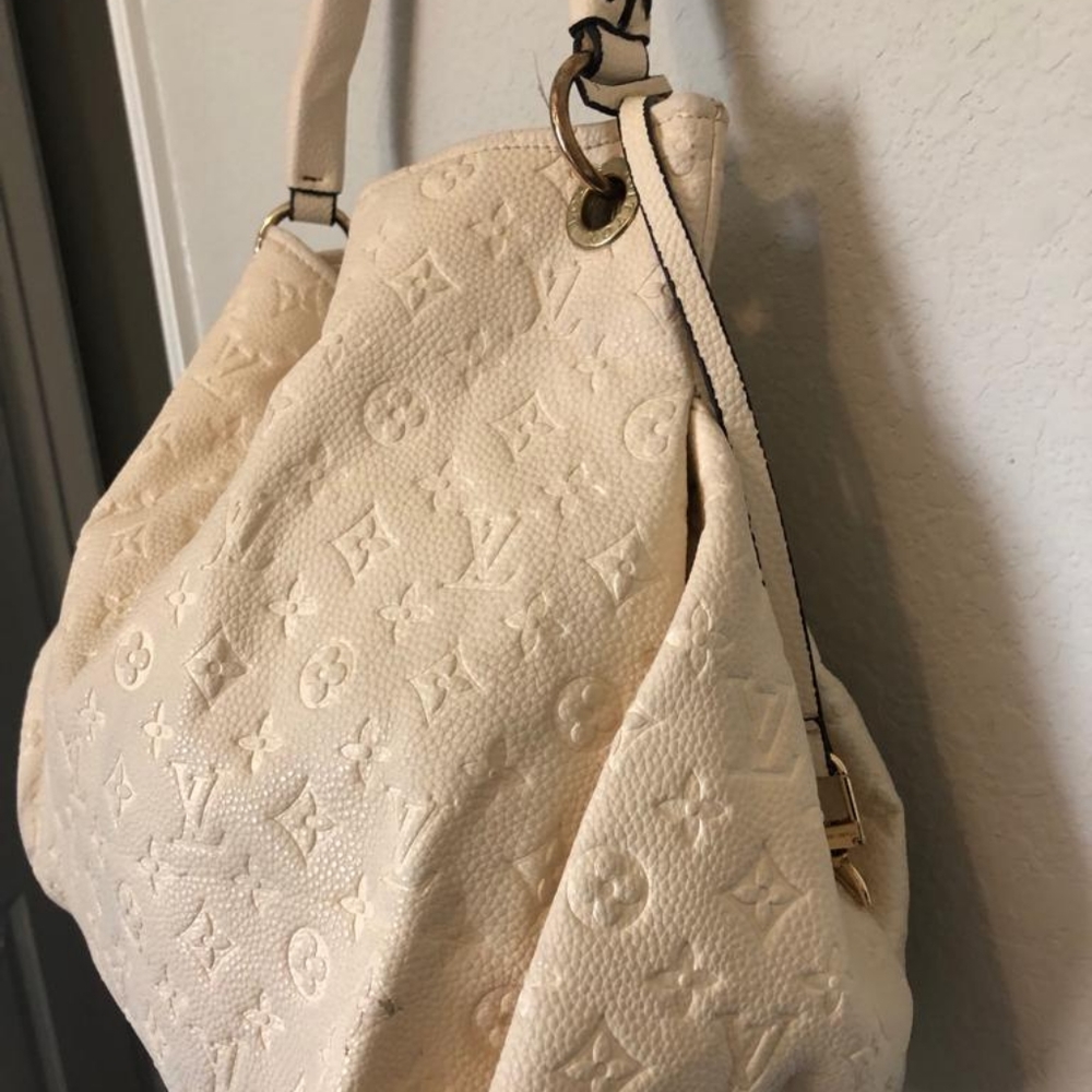 Authentic Louis Vuitton Artsy MM , Monogram Empreinte Neige/M93449Tote Bag LC787